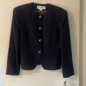 New women’s size 8 Jones New York Blazer blue with beautiful button’s.